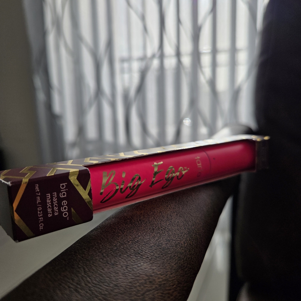 Big Ego Mascara in Vibrant Pink